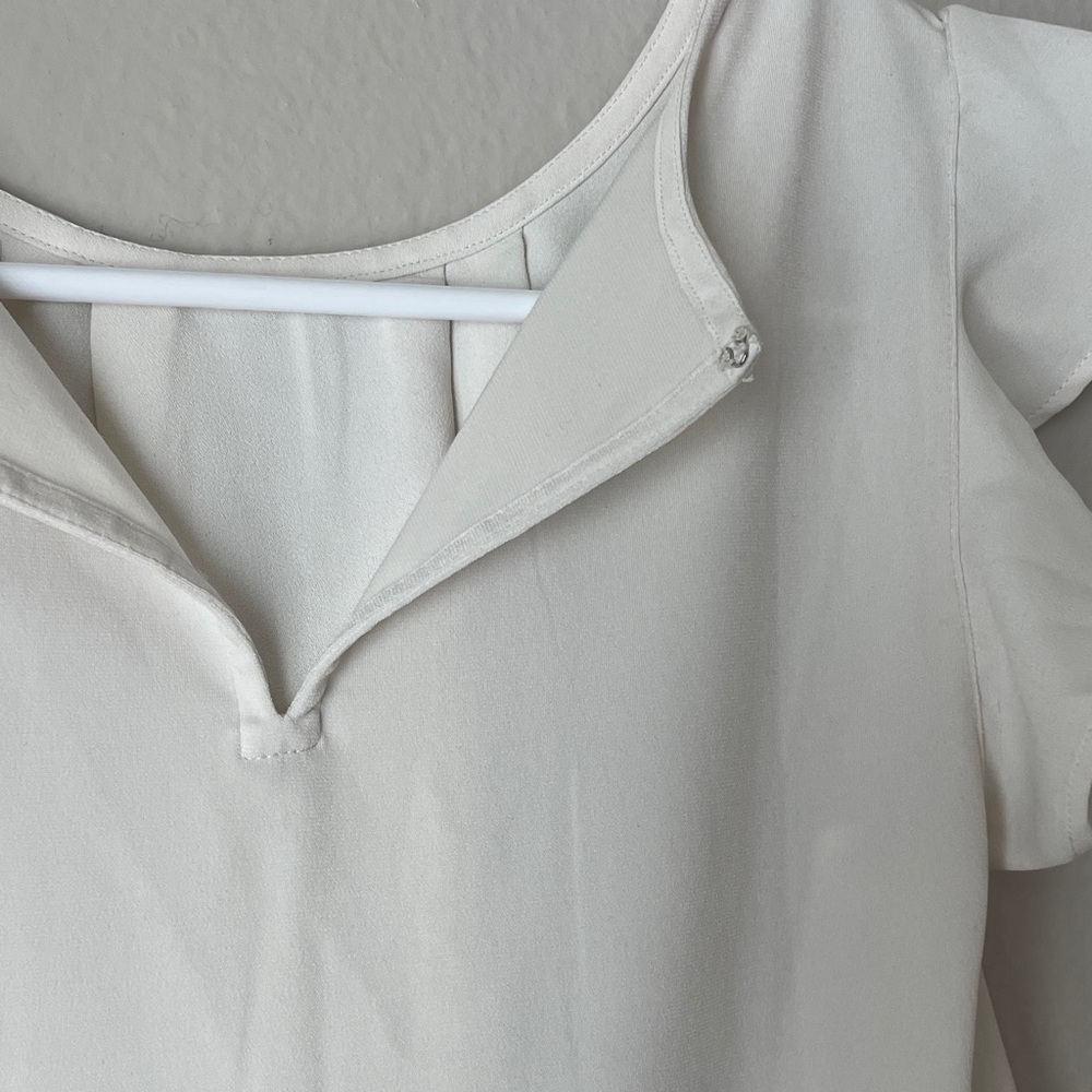Elegant White Ruffle Sleeve Blouse - Picture 5 of 6